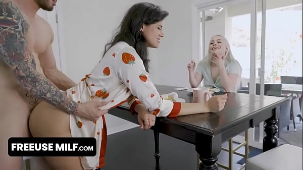 FreeUse Milf - Luscious Blonde Teen Gets Into Her StepAunty'_s Freeuse Home And Lets Her StepCousin Bang Her Everywhere